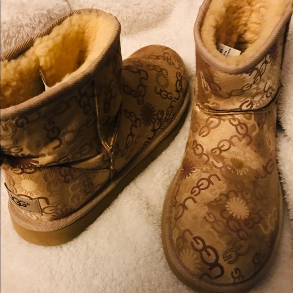 Ugg boots - Picture 4 of 7